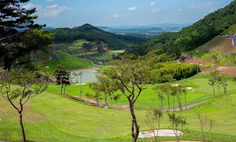 Arista Country Club