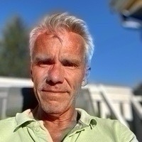 Niclas Hällöv